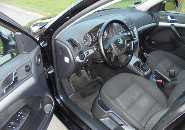Skoda Octavia cena 29999 przebieg: 177395, rok produkcji 2013 z Gostyń małe 704